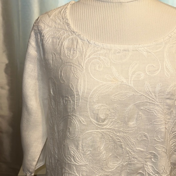Italian Linen Embroidered Top - Picture 2 of 7